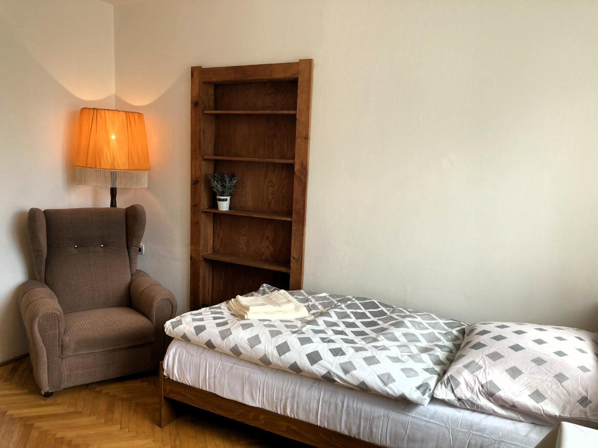 Spacious Apartment - Free Parking! Praga Esterno foto